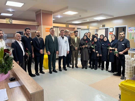 بازدید هیئت نظام پرستاری و مدیر پرستاری دانشگاه از بخش‌های بیمارستان به مناسبت روز پرستار 