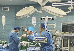 جراحی موفق تومور قاعده جمجمه از راه دهان، نوآوری در درمان بدون شکاف جمجمه در مجتمع بیمارستانی یاس