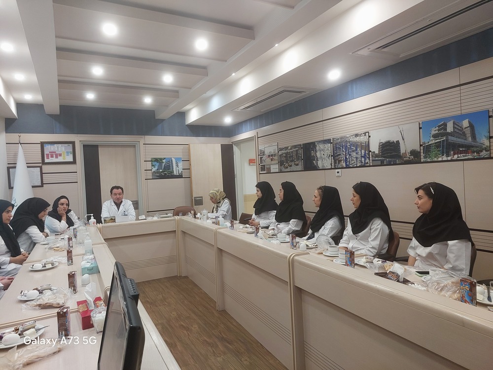 مراسم معارفه دستیاران جدید 1404 گروه زنان در مجتمع بیمارستانی یاس